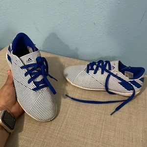 adidas Sz 2 indoor soccer shoes blue white soccer shoes